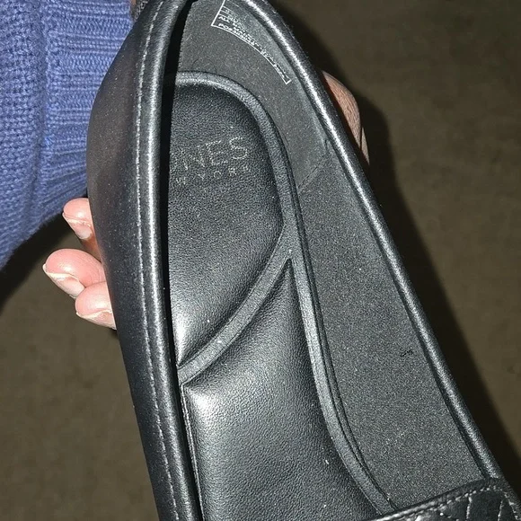 Elegant Black Quilted Women's Loafers - Picture 8 of 10